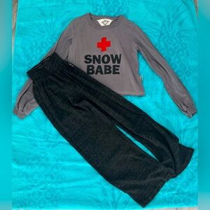 T2Love Girl's 'Snow Babe' Grey Long Sleeve Top & Pants Set Size 8 🩶🖤🌹
